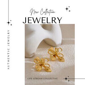 Shop Now 🌸 Double-Layer Flower Earrings 🌸